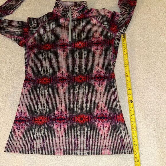 Nike Pro Combat Womens Pink Red Black Abstract Quarter Zip Medium EUC - Picture 11 of 13